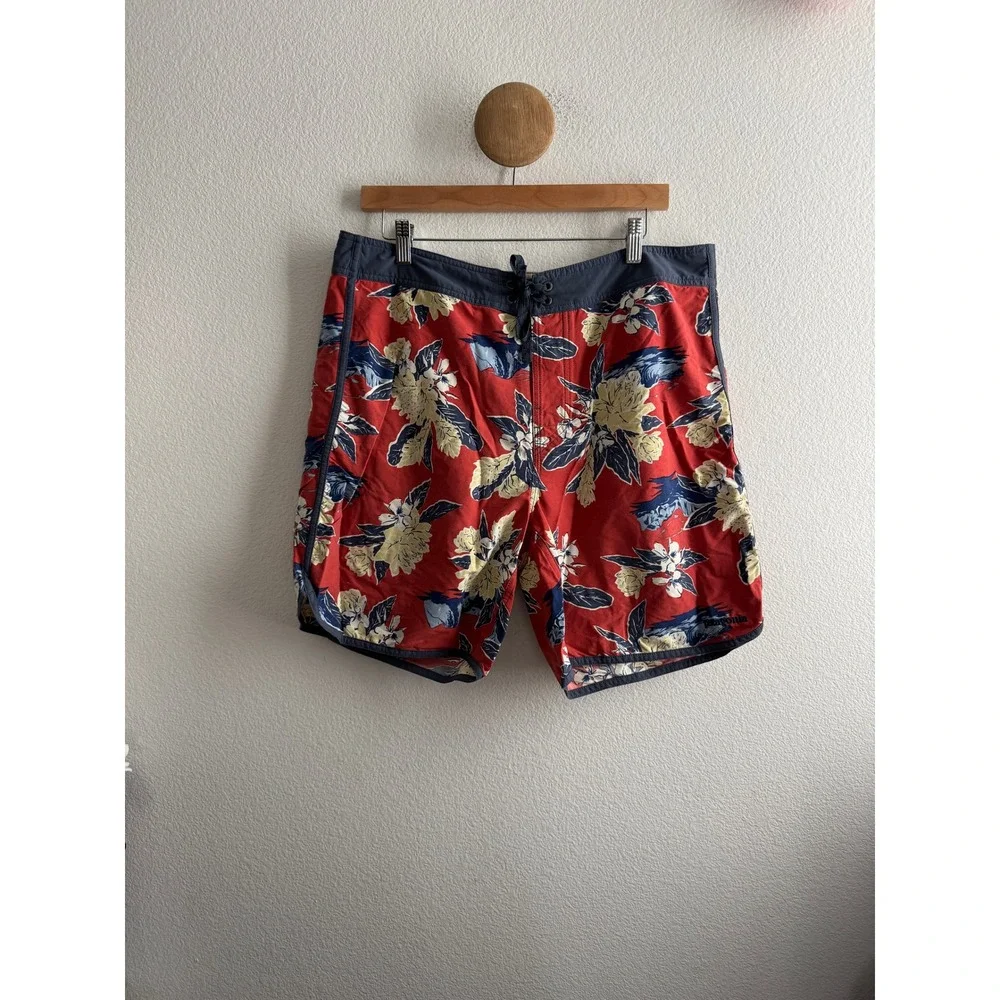 Patagonia Mens 36 Red Floral Tropical Board Shorts Swim Trunks Size 36
